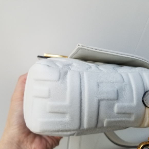 Authentic Fendi Baguette white off white with 2 detachable straps and dust bag - Picture 6 of 16